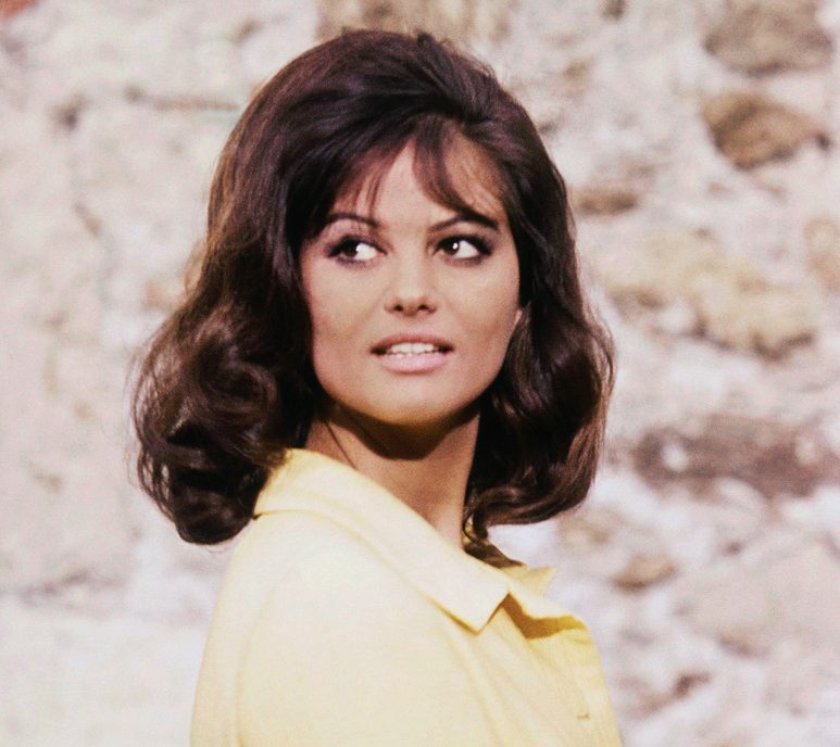 Οι προσωπικότητες που έφυγαν από τη ζωή το 2025: Από τον παπά Φραγκίσκο έως τον Αρμάνι και τη Μπριζίτ Μπαρντό