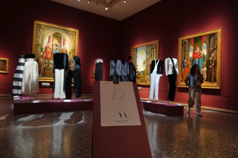 Τζόρτζιο Αρμάνι: Η κληρονομιά του «ντύνεται» με ιταλική τέχνη στην πινακοθήκη «Brera»