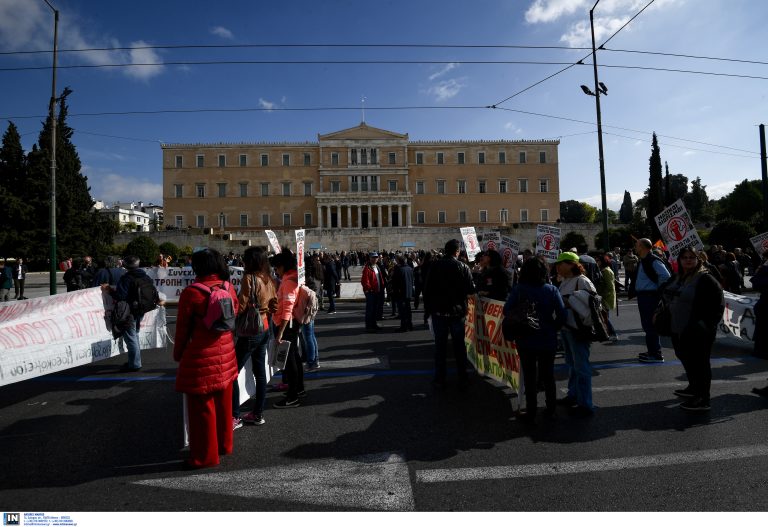 Πανελλαδική 24ωρη απεργία 1ης Οκτωβρίου: Κατεβάζει «ρολά» η χώρα – Πώς θα λειτουργήσουν τα ΜΜΜ