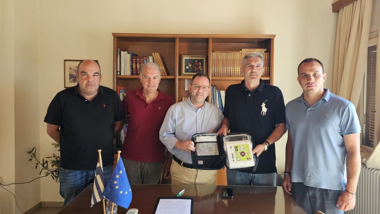 Τρεις απινιδωτές παραδόθηκαν σε κοινότητες της νότιας Ηλείας