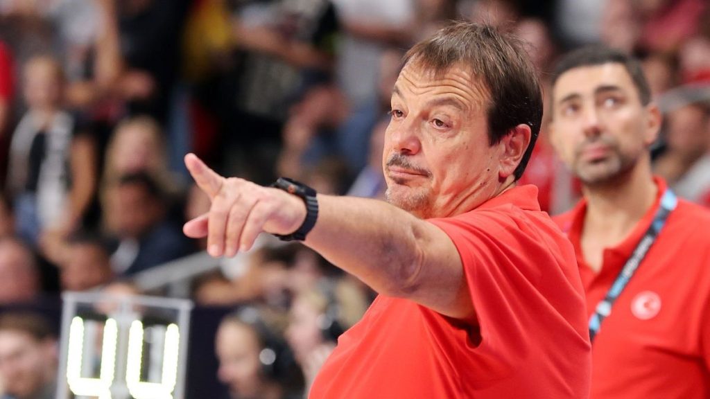 Κορυφαίος προπονητής του EuroBasket 2025 ο Άταμαν