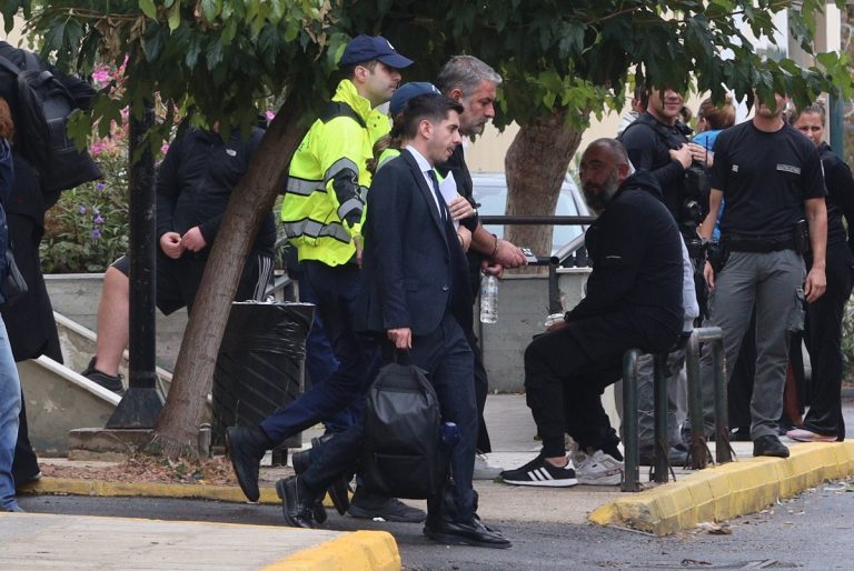 Κ. Μπερτσιάς στο ΕΡΤnews Radio 105,8: Η ασφαλιστική εταιρεία είναι υποχρεωμένη να πληρώσει τους τρίτους που έχουν υποστεί ζημιές (audio)