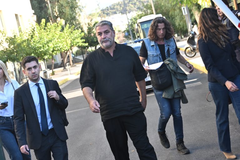 Ελεύθερος ο Βασίλης Μπισμπίκης – «Δεν εγκατέλειψα κανέναν» υποστήριξε