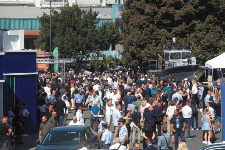 ΔΕΘ: Αυξημένη επισκεψιμότητα από το πρώτο Σαββατοκύριακο – Απόψε το εντυπωσιακό light drone show