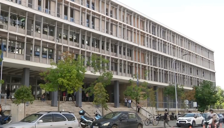 Θεσσαλονίκη: Εφιάλτης δίχως τέλος για νεαρή γιατρό – 42χρονος της έχει κάνει τη ζωή μαρτύριο