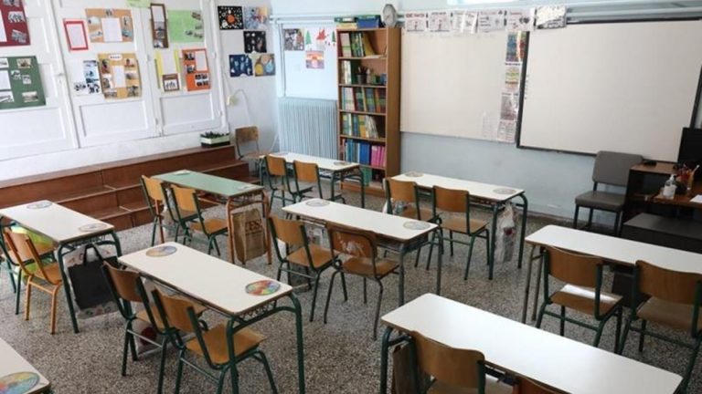 Κέρκυρα: Διαμαρτύρονται οι γονείς και οι εκπαιδευτικοί για τα κενά στα σχολεία μια εβδομάδα μετά το άνοιγμα τους