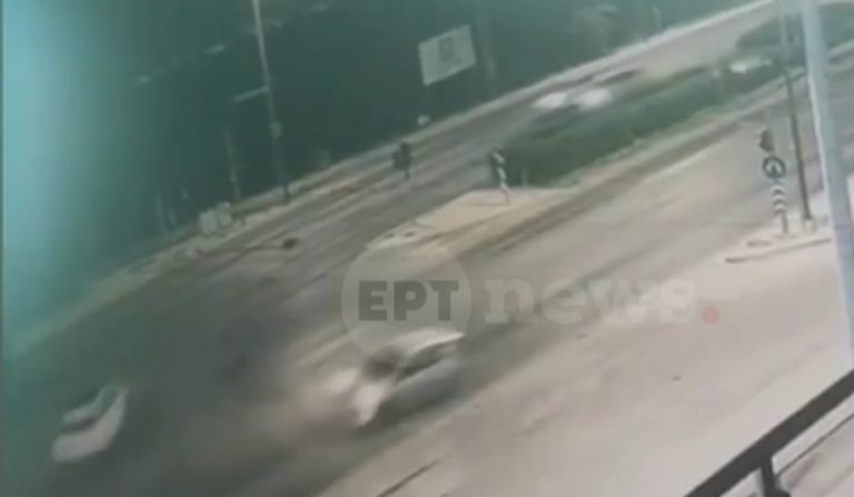 Νέο αποκλειστικό βίντεο του ΕΡΤnews από τη φονική καραμπόλα στη λεωφόρο Βουλιαγμένης που στοίχισε τη ζωή μίας γυναίκας