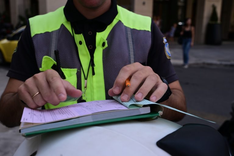 Διοικητής της Τροχαίας Αττικής στο ΕΡΤnews Radio για νέο ΚΟΚ: Σε 22.200 ελέγχους από Παρασκευή βράδυ βρέθηκαν 263 θετικά τεστ αλκοόλ (audio)