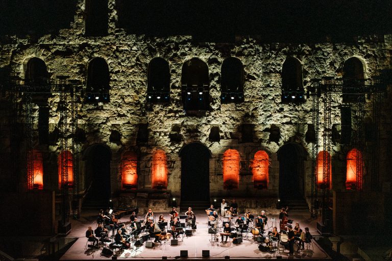 Mare Nostrum: Ένας χώρος διαλόγου και πολυμορφίας – Ο Jordi Savall και το μουσικό σύνολο Hesperion XXI συνομιλούν με τη Διαπολιτισμική Ορχήστρα της ΕΛΣ