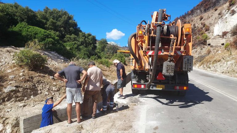 Ζάκυνθος: Αγώνας δρόμου να θωρακιστεί το νησί απέναντι στην κακοκαιρία – Εντατικοί καθαρισμοί φρεατίων και ρεμάτων