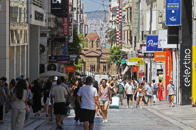 Η ακτινογραφία της φορολογικής μεταρρύθμισης: Σημαντικές ελαφρύνσεις «ανάσα» για όλους – Στις 11:00 η εξειδίκευση των μέτρων