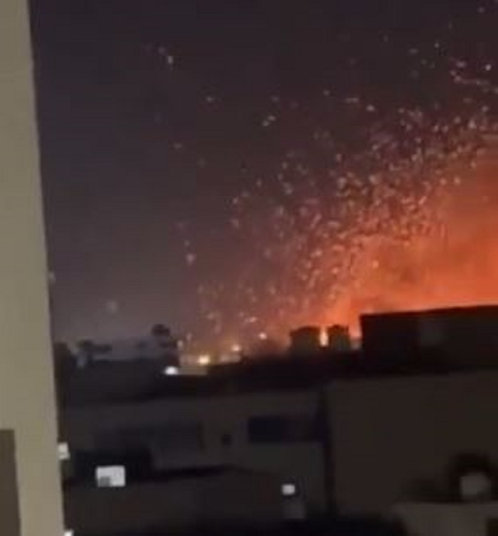 Λιβύη: Μεγάλη έκρηξη σε αποθήκη όπλων στην πόλη Μισράτα – Έξι τραυματίες (βίντεο)