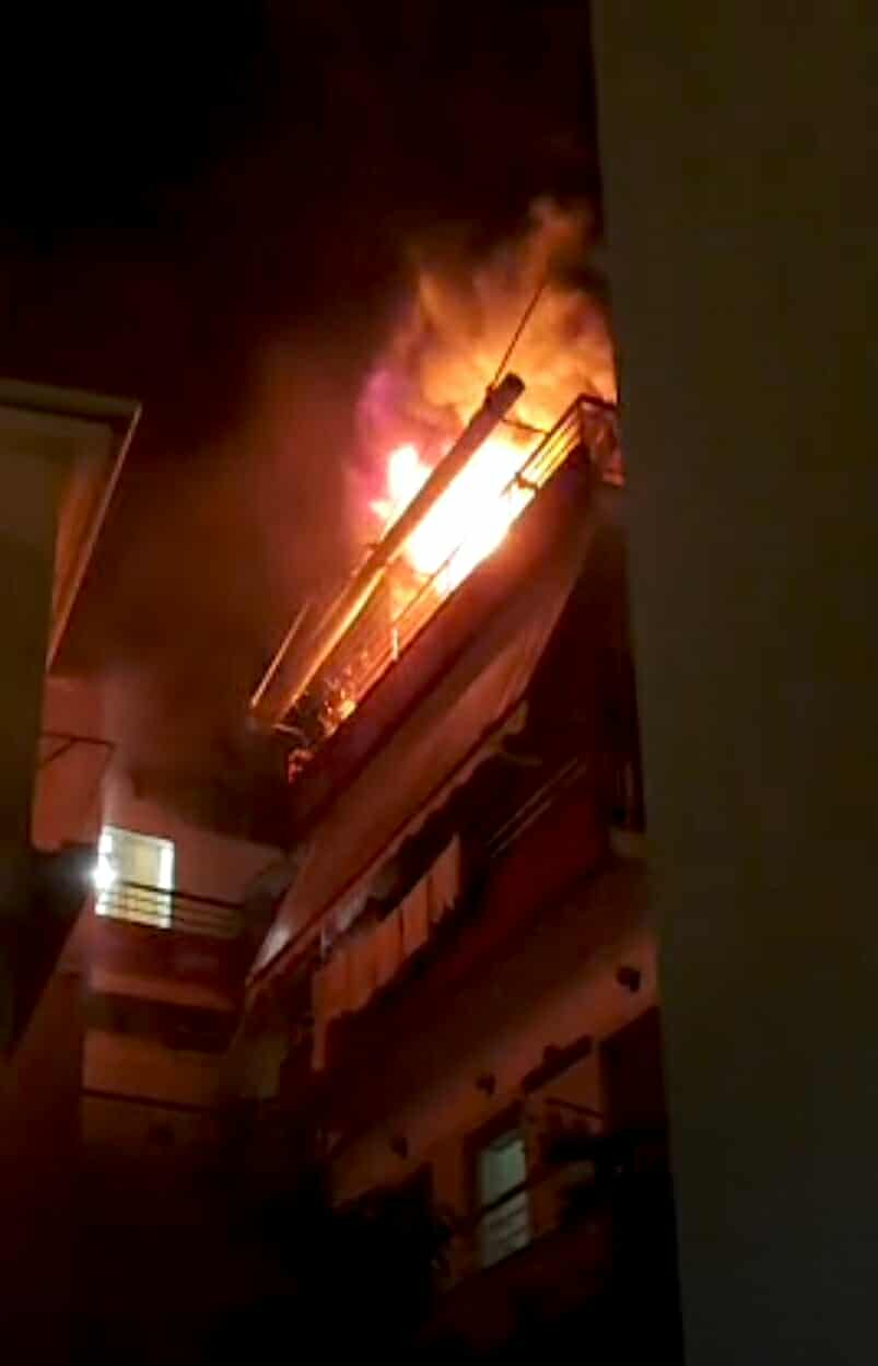 Συναγερμός στην Πρέβεζα: Φωτιά σε διαμέρισμα πολυκατοικίας στον Προφήτη Ηλία