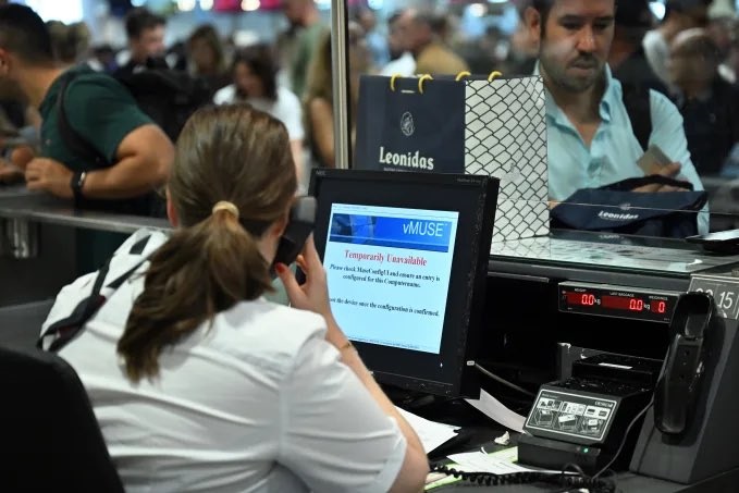 Κυβερνοεπίθεση στα αεροδρόμια: Οι μισές πτήσεις της Κυριακής ακυρώνονται στις Βρυξέλλες – Σενάρια για λύτρα bitcoin