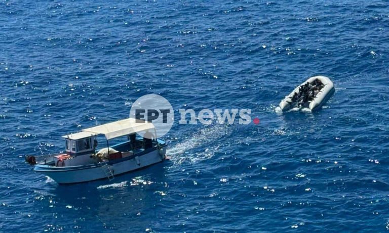 Ψαράς διέσωσε με το καΐκι του μετανάστες στη Γαύδο όταν βυθίστηκε η λέμβος – Αποκλειστικές εικόνες