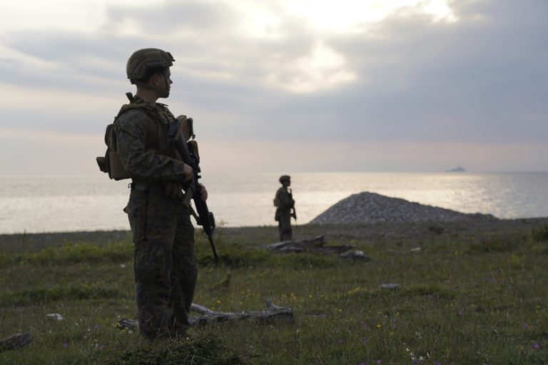 Κοινή στρατιωτική άσκηση Σουηδίας – Πολωνίας στο νησί Γκότλαντ εν μέσω εντάσεων στη Βαλτική