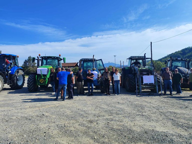 Δ. Μακεδονία: Οι αγρότες στα μπλόκα