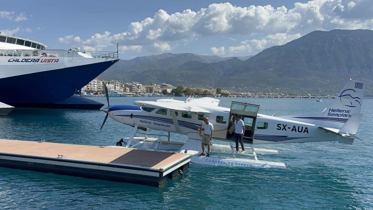 Καλαμάτα: Το πρώτο υδροπλάνο «άνοιξε φτερά» στον Μεσσηνιακό Κόλπο (βίντεο)