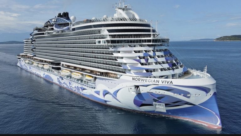 Στο λιμάνι του Βόλου το κρουαζιερόπλοιο «NORWEGIAN VIVA»