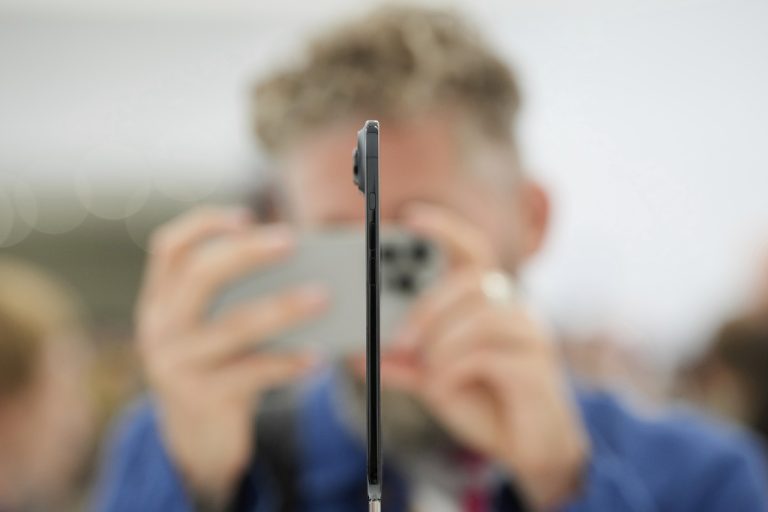 Τη σειρά iPhone 17 παρουσίασε η Apple – Μόλις 5,6 χιλιοστά πάχος η νέα συσκευή της εταιρείας