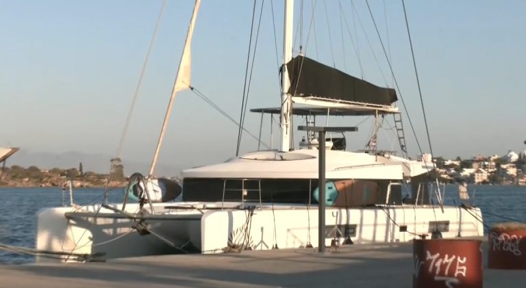 Υπόθεση κατασκοπείας: Οι δύο Ρουμάνοι που συνελήφθησαν είχαν φωτογραφίες από το Ναυτικό Οχυρό της Σαλαμίνας