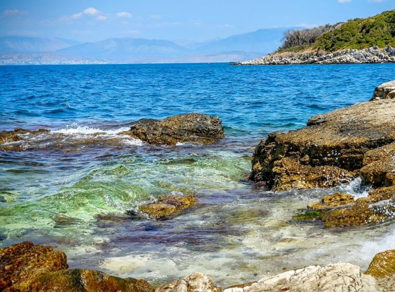 Ο καιρός με τον Π. Γιαννόπουλο: Ηλιοφάνεια με μικρή άνοδο της θερμοκρασίας σήμερα – Τοπικές μπόρες αύριο Πέμπτη