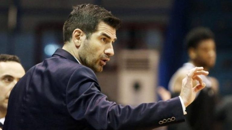 Καλύβας: «Η άμυνα είναι το “κλειδί” με τη Λιθουανία, κομβικός ο παράγοντας των φάουλ»