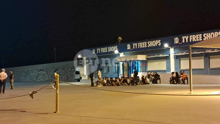 Στο Κατάκολο οι 57 μετανάστες που εντοπίστηκαν σε ιστιοφόρο ανοικτά της Κεφαλονιάς (βίντεο)