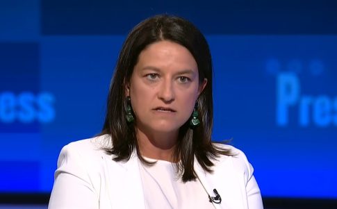 Live: Επίθεση 89χρονου με καραμπίνα στο Ειρηνοδικείο στη Λουκάρεως και στον ΕΦΚΑ Κεραμεικού: Πέντε τραυματίες – Αναζητείται ο δράστης