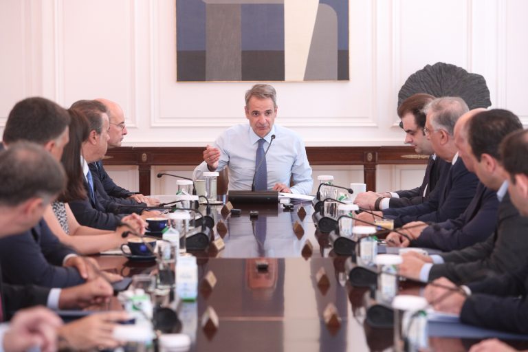 Συνεδριάζει το απόγευμα υπό τον πρωθυπουργό το κυβερνητικό συμβούλιο