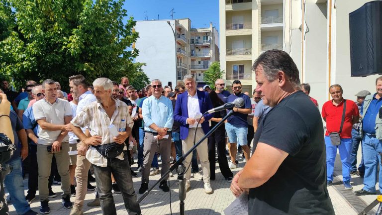Κομοτηνή: Διαμαρτυρία κτηνοτρόφων για τις αποζημιώσεις