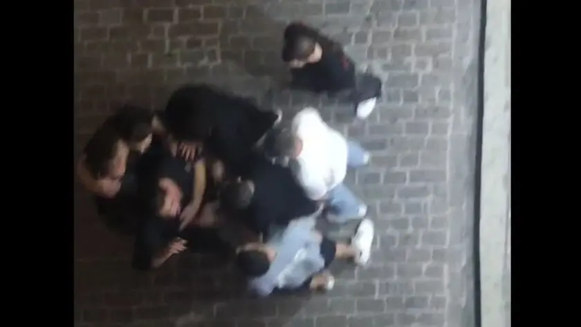 Ρέθυμνο: Συμπλοκή μεταξύ νεαρών στην παλιά πόλη (βίντεο)