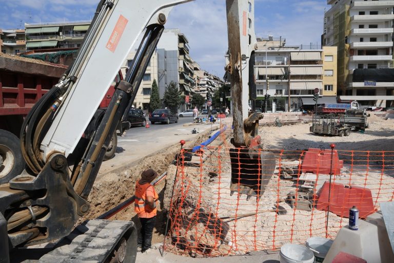 Λάρισα: Προχωρούν οι εργασίες για τον κυκλικό κόμβο στην Φαρσάλων – Κυκλοφοριακές ρυθμίσεις