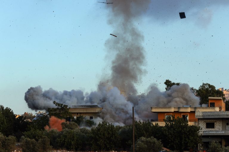Μπαράζ ισραηλινών πληγμάτων στον νότιο Λίβανο