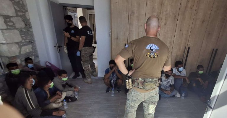 Επιχείρηση διάσωσης 24 μεταναστών νοτίως της νήσου Χρυσής – Μεταφέρθηκαν στην Ιεράπετρα