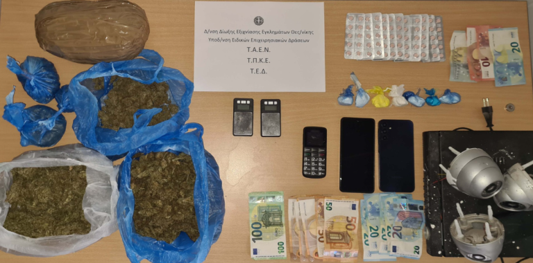 Θεσσαλονίκη: Αστυνομικός σκύλος “μυρίστηκε” τα ναρκωτικά που διακινούσε σπείρα