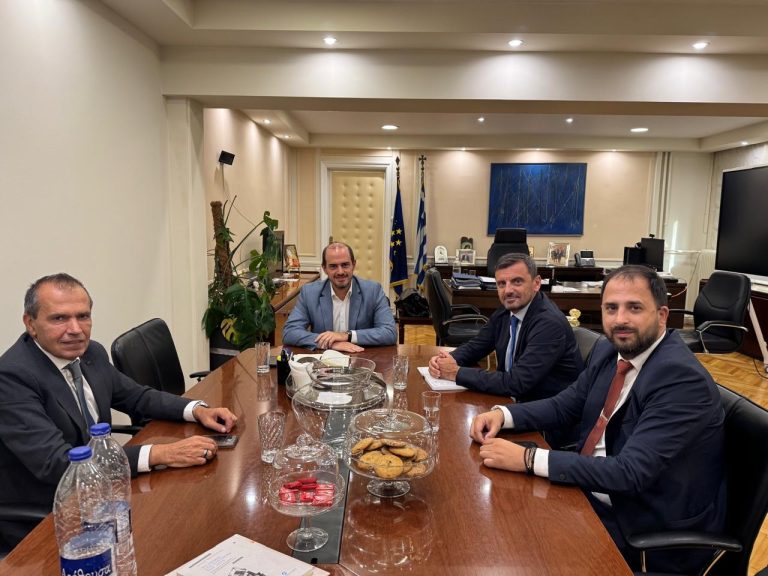 Ηλεία: Συνάντηση Νικολακόπουλου και φοροτεχνικών με τον Υφυπουργό Γ. Κώτσηρα