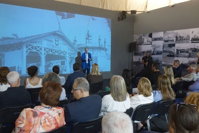 Θεσσαλονίκη: Επιχειρηματικότητα και πολιτισμός χέρι χέρι στη ΔΕΘ- Απόψε η συναυλία για τα 100 χρόνια από τη γέννηση του Μίκη Θεοδωράκη