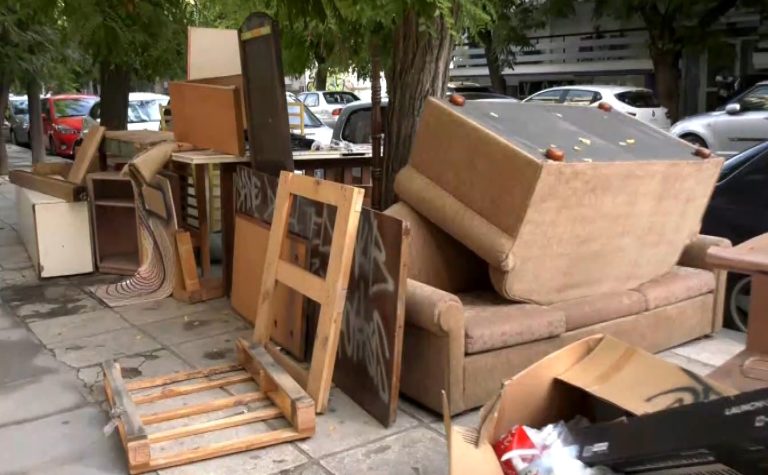 Θεσσαλονίκη: Τσουχτερά πρόστιμα για όσους πετούν ογκώδη απορρίμματα στον δρόμο