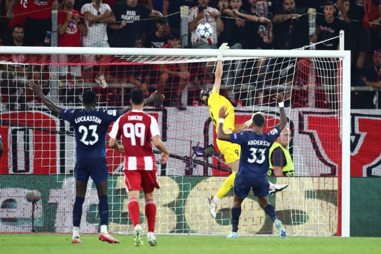 Η Πάφος των 10 παικτών «πέρασε χειροπέδες» 0-0 στον Ολυμπιακό
