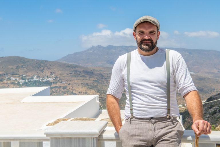 Μ. Παλαμάρης: Από τη Λεόντειο Σχολή στα μονοπάτια της Τήνου