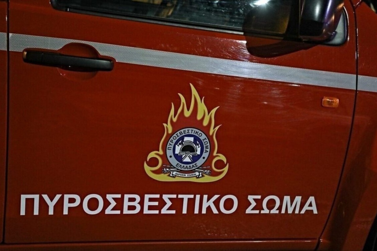 Στις φλόγες νταλίκα με απορρυπαντικά στον αυτοκινητόδρομο Αθηνών – Θεσσαλονίκης