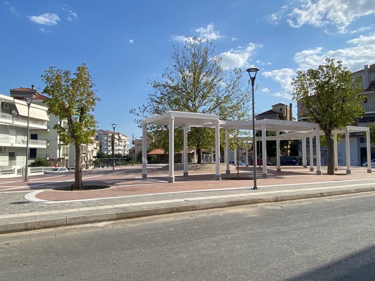 Έτοιμη η ανακαινισμένη πλατεία Μπασιάκου της Τρίπολης