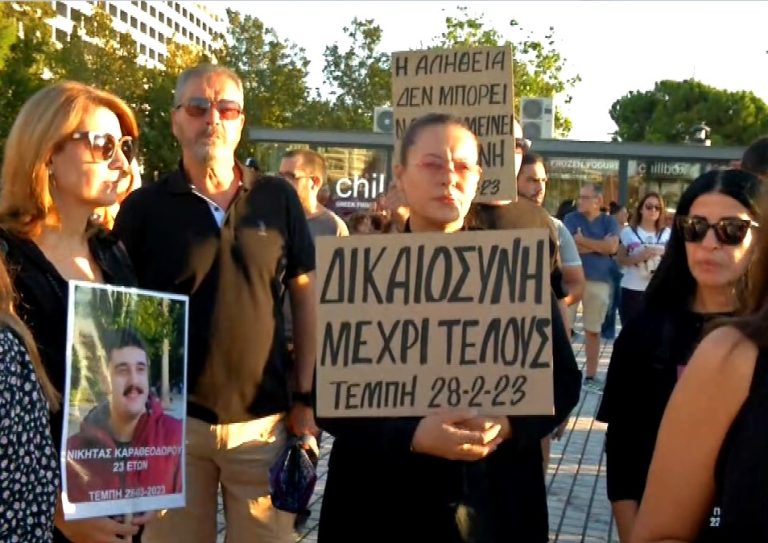 Θεσσαλονίκη: Συγκέντρωση συμπαράστασης στον απεργό πείνας Πάνο Ρούτσι, πατέρα θύματος των Τεμπών