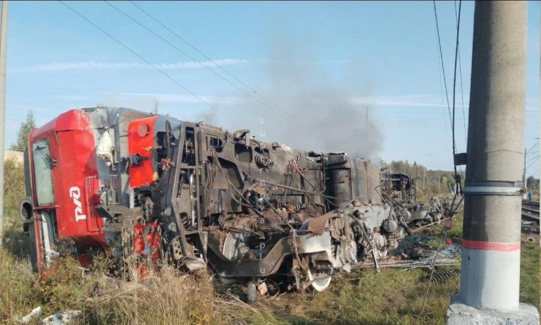 Δύο εκτροχιασμοί τρένων σε διαφορετικές περιοχές στη Ρωσία, νεκρός ένας μηχανοδηγός