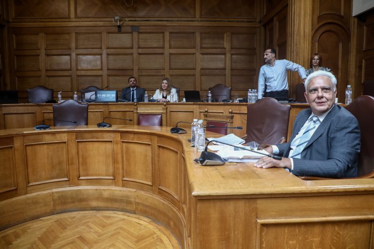 Η αποκάλυψη του πρώην προέδρου του ΟΠΕΚΕΠΕ στην Εξεταστική πιστοποιεί ότι δεν υπήρξε καμία συγκάλυψη από τις κυβερνήσεις της ΝΔ, τονίζουν κοινοβουλευτικές πηγές