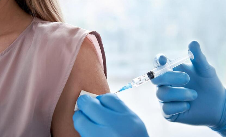 Θεσσαλονίκη: 300.000 αντιγριπικά εμβόλια στα φαρμακεία- Πότε ξεκινούν οι εμβολιασμοί