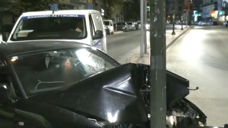 Τροχαίο στα Κάτω Πατήσια: Ι.Χ. έπεσε σε κολώνα –  Μία γυναίκα τραυματίας