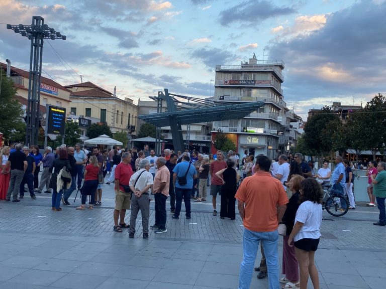 Σιωπηλή συγκέντρωση για τα Τέμπη στην Τρίπολη