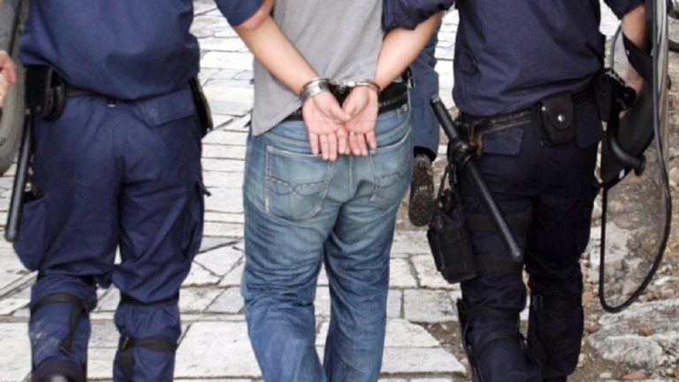Ηράκλειο: Συνελήφθη ο “εισπράκτορας” τηλεφωνικών απατών με τα χρήματα στις αποσκευές του